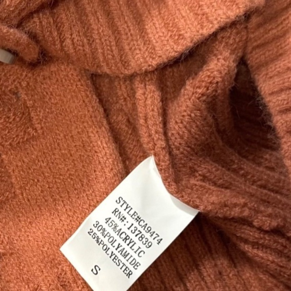 ALLSTATETOGETHER Cropped Cable Knit Cardigan Swea… - image 4